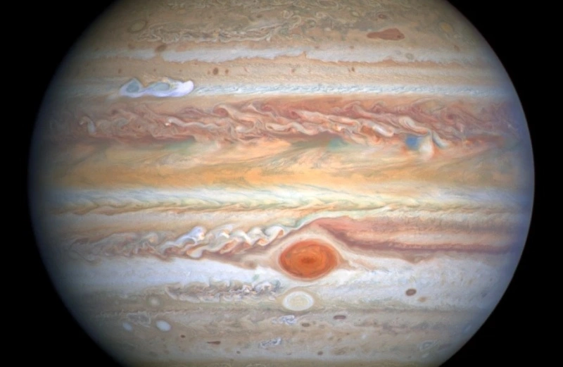 Zdjęcia Jowisza odbierają mowę. Gazowy olbrzym na fotografiach z Teleskopu Hubble’a