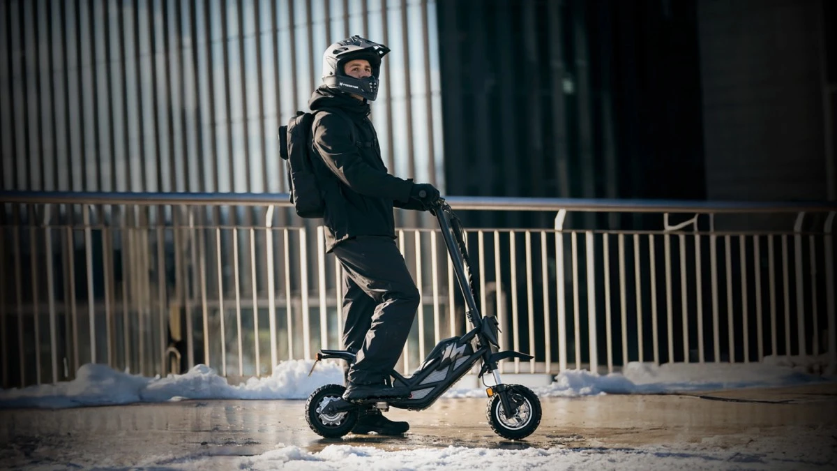 Hulajnoga elektryczna Acer Predator Extreme jazdy w terenie się nie boi