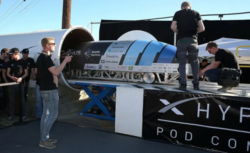 Hyperloop o jakim marzymy jednak powstanie? Elon Musk snuje nowe plany