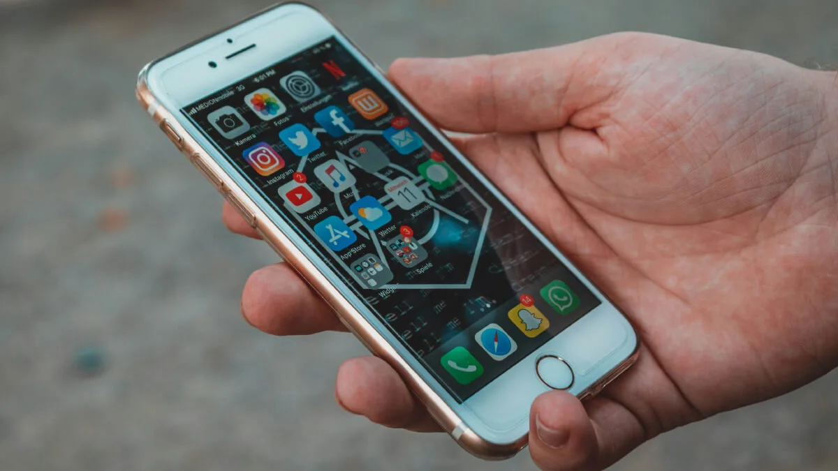 Apple cofa się w rozwoju? Touch ID powróci do iPhone’ów