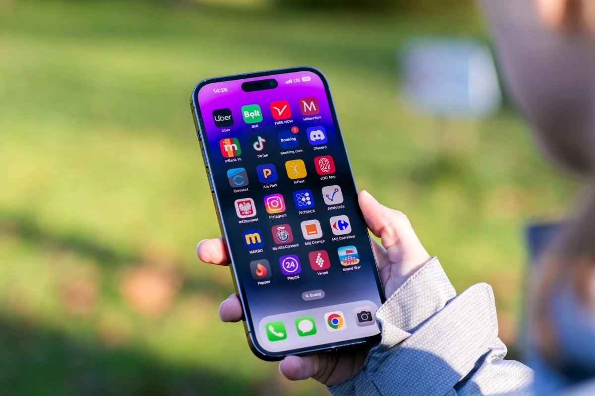 Polacy wzdychają do Apple. iPhone jest drogi, ale i tak chcemy go mieć