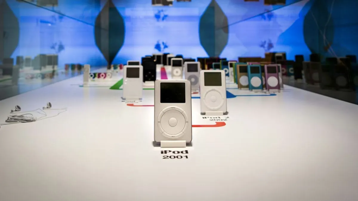 Pierwszy iPod został zaprezentowany w 2001 roku.