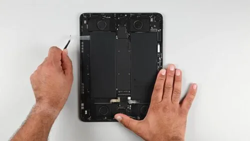 iPad Pro jest łatwiejszy w naprawie. Wystarczyła jedna zmiana