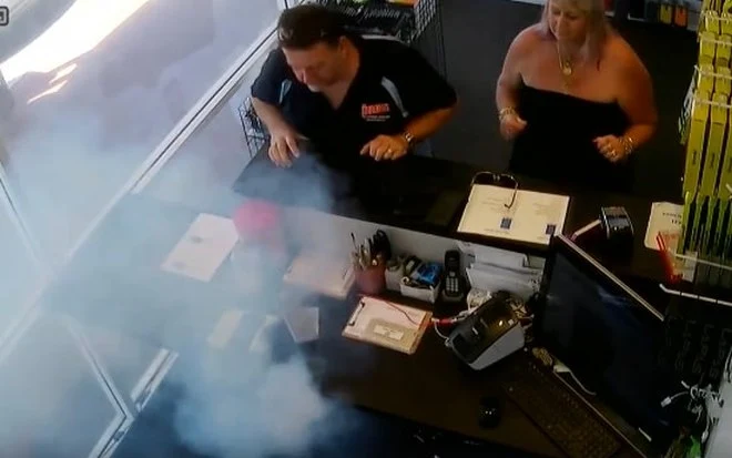 iPhone 6 Plus zapalił się w rękach użytkownika. Zdarzenie zarejestrowały kamery