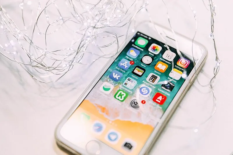 Czy nowy iOS 12.4 spowalnia iPhone’y?