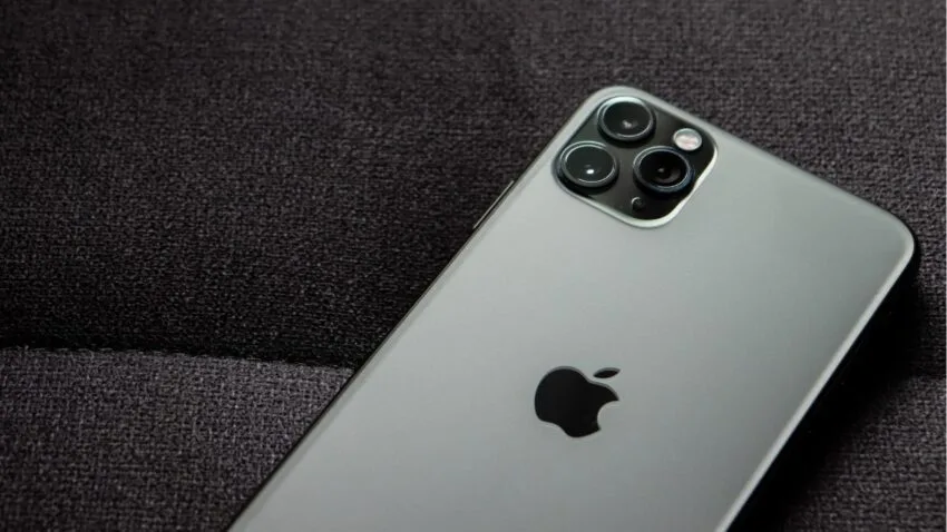 Apple wypłaci odszkodowanie za brak ładowarki z iPhonem