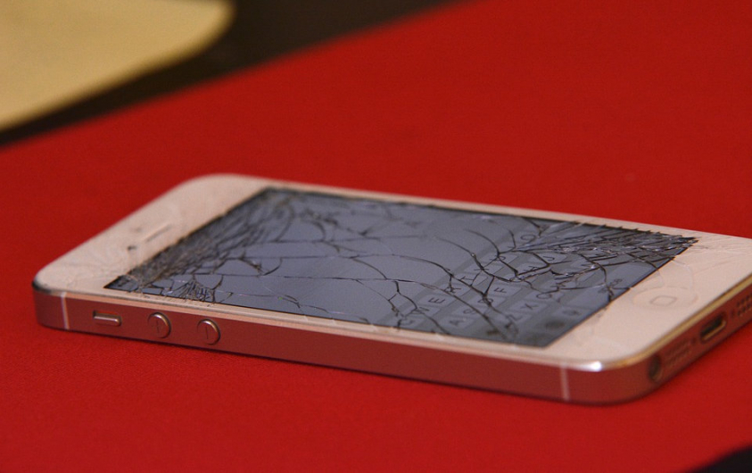 iphone rozbity