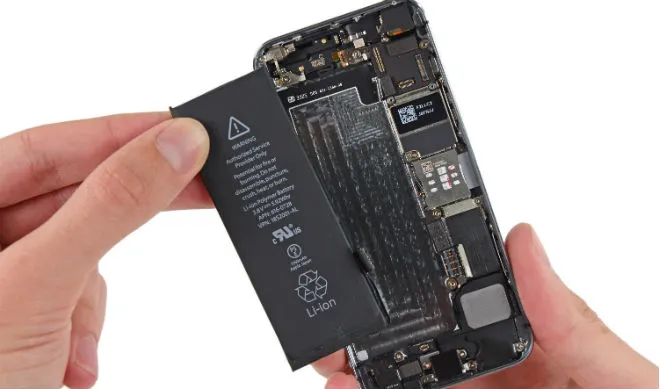 Ile osób skusiło się na tańszą wymianę baterii w iPhonie? Nie zgadniecie