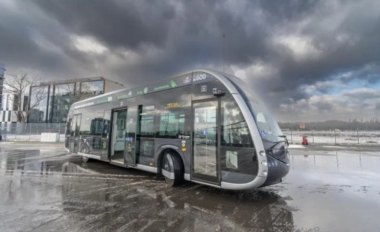 Kraków testuje elektryczne autobusy Irizar IE Tram. Jeżdżą na trzech liniach