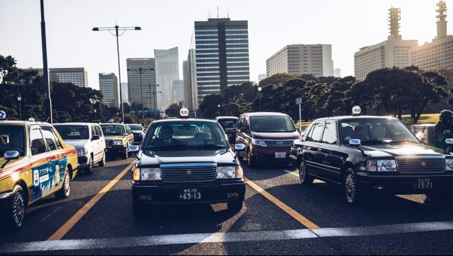 Japonia stanie się kolejnym krajem, który zakaże sprzedaży aut na benzynę