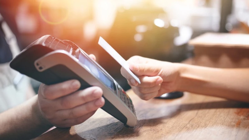 Znalazł kartę płatniczą. Teraz grozi mu 10 lat odsiadki