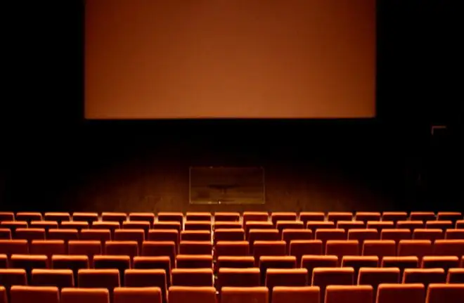 Włoska ustawa „anty-Netflix” ma pomóc kinom