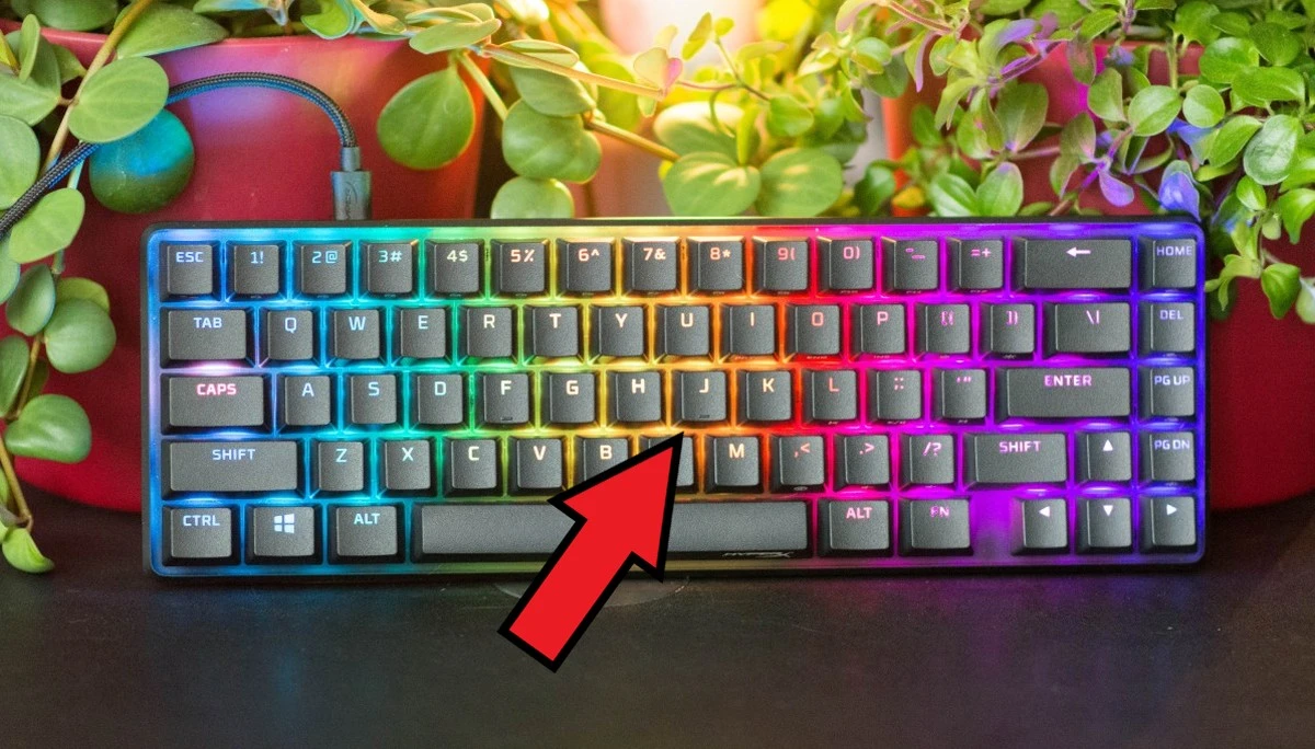 Tajemnicze wypustki na klawiaturze – do czego służą?