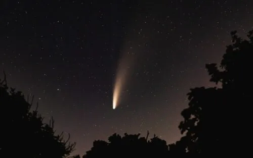 Największa kometa w historii dostrzeżona przez Kosmiczny Teleskop Hubble’a