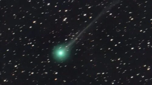 Niebo przemierza nowa kometa. Być może zobaczysz ją gołym okiem