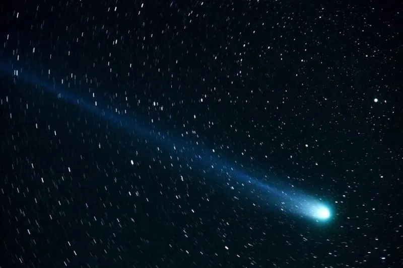 Nie miałeś okazji podziwiać komety na niebie? Ujrzysz ją już w maju