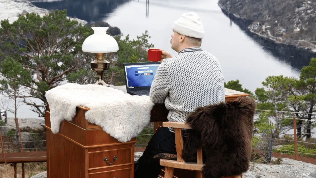 Opera szuka chętnych na darmowy pobyt w Norwegii przy Biurku Hygge