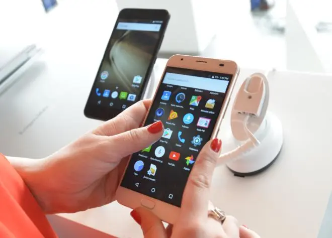 Kruger&Matz prezentuje smartfon LIVE 5+ z niezłą specyfikacją i mocną baterią
