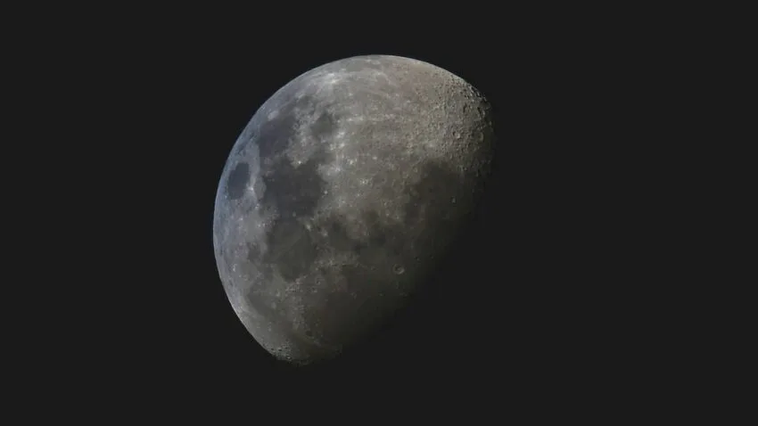 Księżyc może przypominać Ziemię bardziej niż myślano. To za sprawą granitu