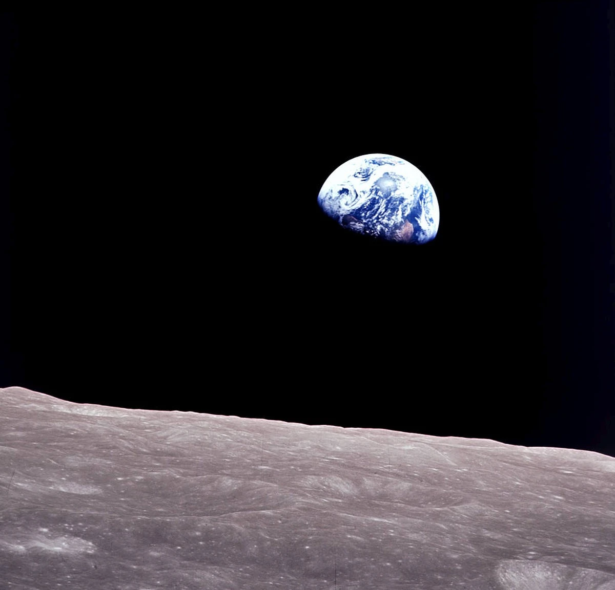 Ziemia widziana z powierzchni Księżyca.