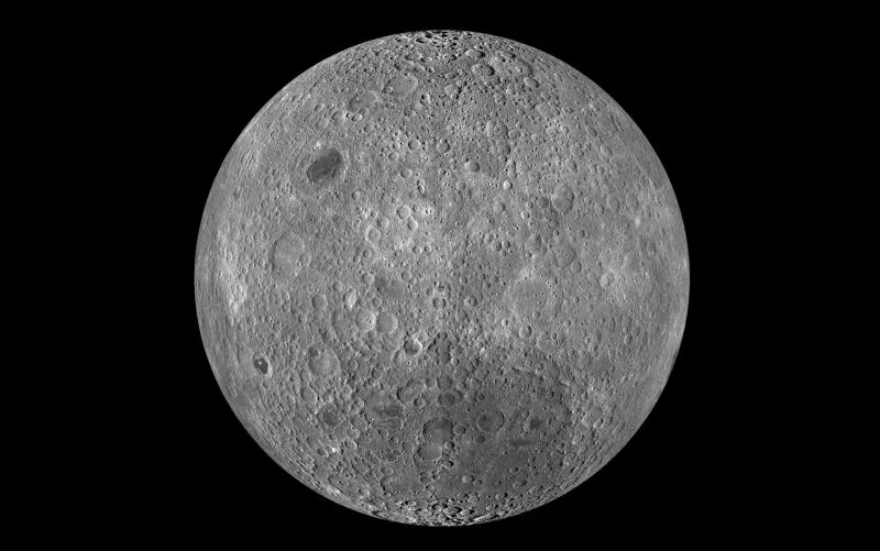 Na niewidocznej stronie Księżyca znajduje się gigantyczny krater i nikt nie wie, co go zostawiło