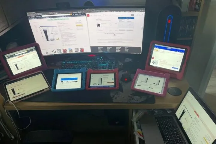 13 godzin czekania, 8 urządzeń. Tak jeden z ojców kupował PS5 dzieciom