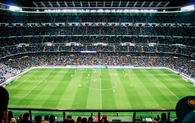 Hiszpanie wypełnili stadion komputerowymi kibicami