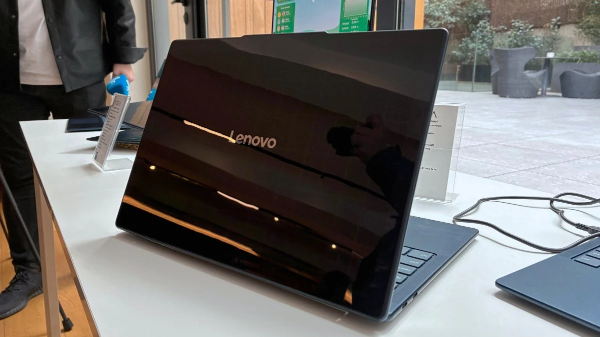Tak, Lenovo pokazało na MWC 2025 laptop z panelem słonecznym, ale są też inne ciekawostki