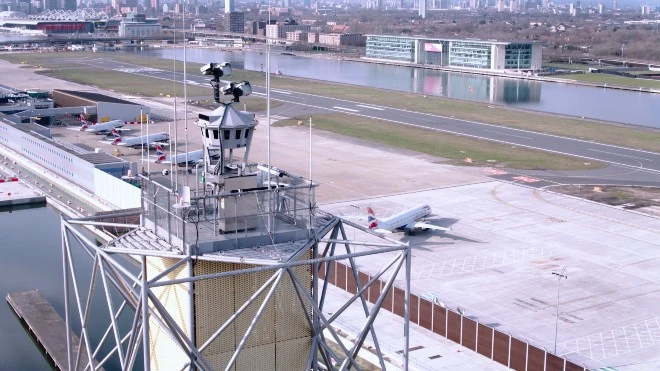Cyfrowa wieża kontroli lotów – Londyn będzie zdalnie obsługiwał loty