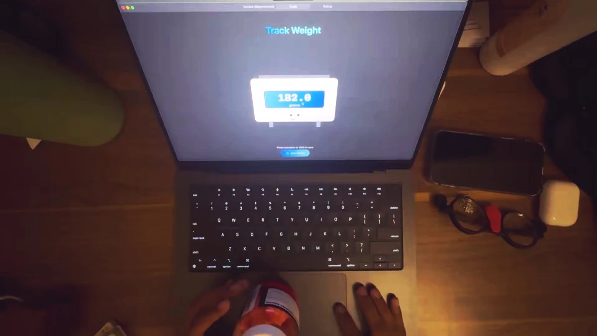 Teraz MacBooka zamienisz w bardzo drogą wagę kuchenną. Tak, wystarczy pewna aplikacja