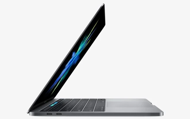 Chcesz podłączyć najnowszego iPhone’a do nowego MacBooka? Będziesz potrzebować przejściówki
