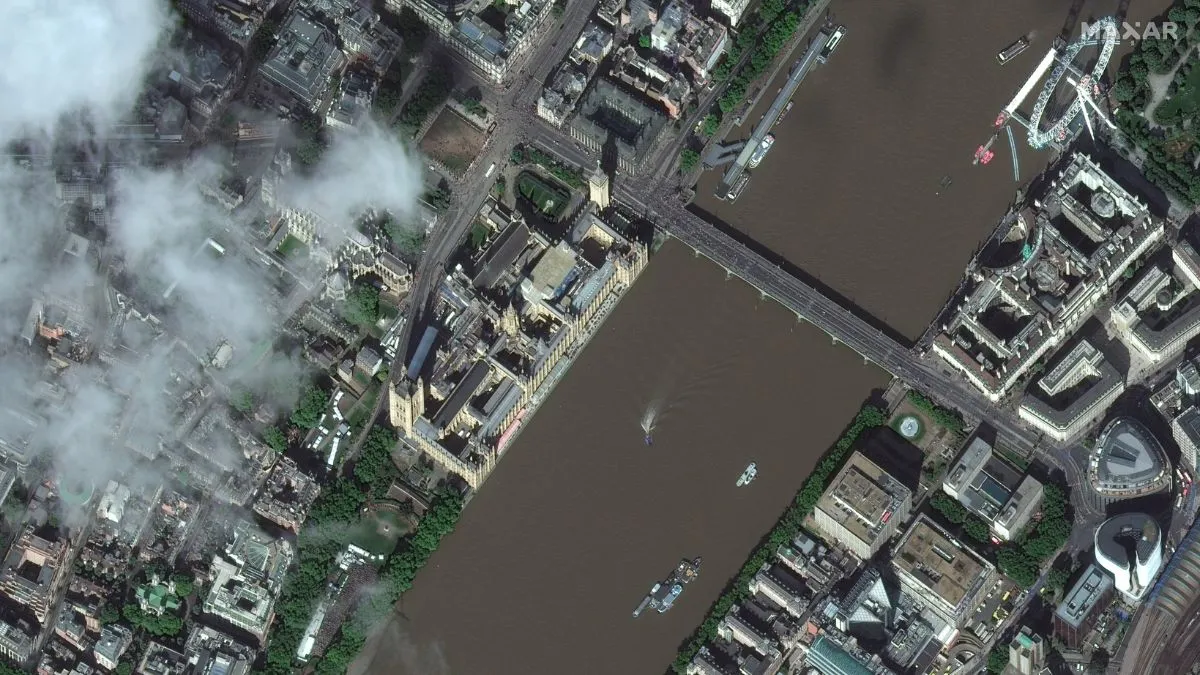 Ogromna kolejka do trumny z królową Elżbietą II widoczna z kosmosu