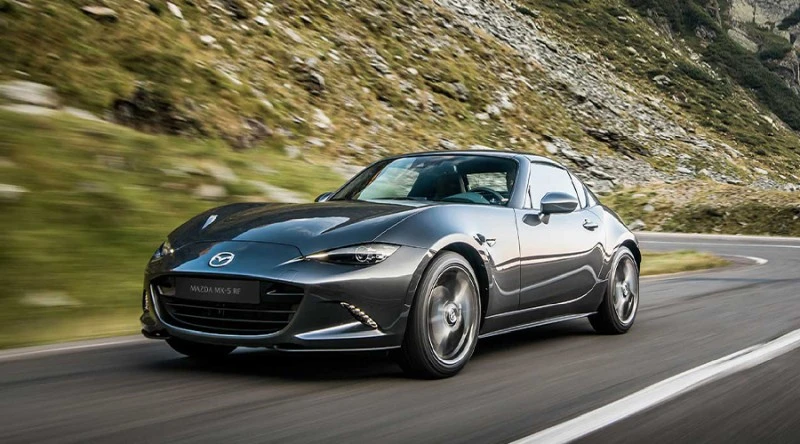 Stacja radiowa zepsuła systemy multimedialne w samochodach Mazda