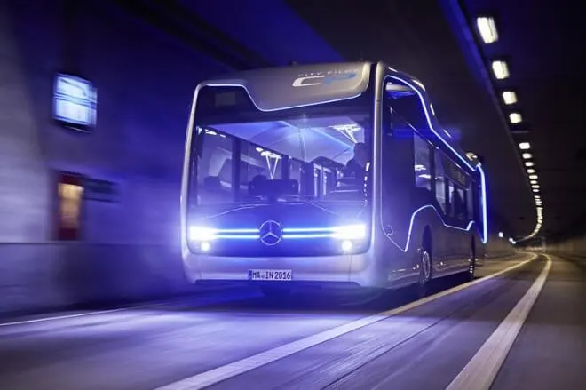 Autonomiczny autobus Mercedesa zaprezentowany