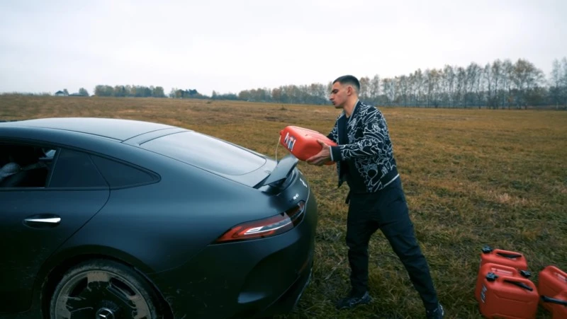 Rosyjski vloger spalił Mercedesa-AMG GT 63 S. Na przekór ASO (wideo)