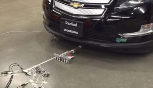 Mikroroboty µTug wspólnymi siłami są w stanie pociągnąć nawet samochód! (wideo)