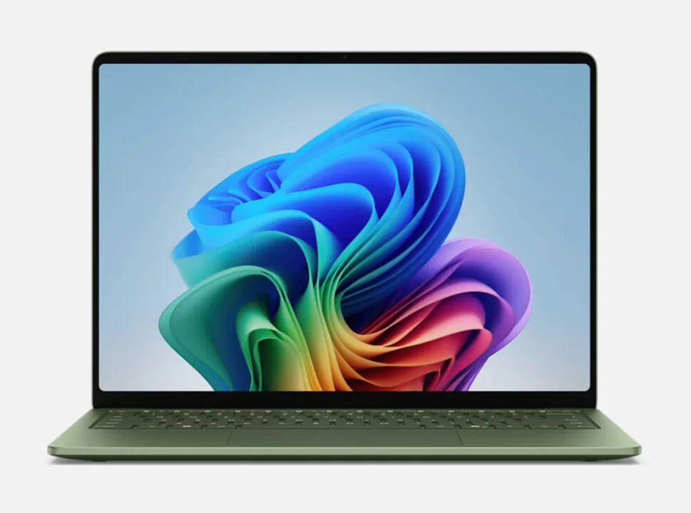 Microsoft Surface Laptop 8-2
