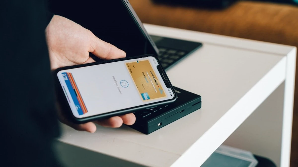 Klienci znanego banku bez lubianej opcji płatności zbliżeniowych