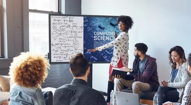 Oto tablica szkolna na miarę XXI wieku