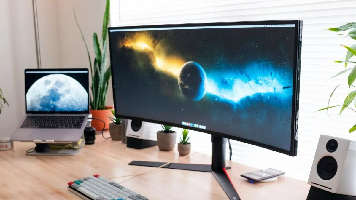 Kupił nowy monitor i przeżył szok. Na jego komputerze pojawiło się adware