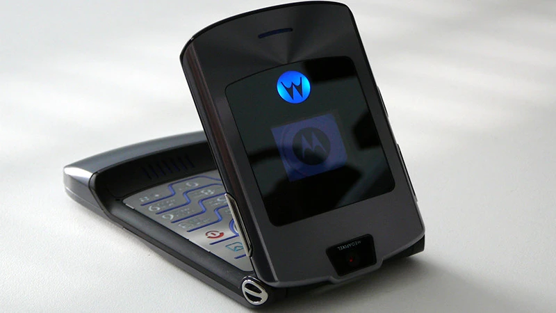 Tak może wyglądać składany smartfon od Motoroli –  odkryto patent nowego telefonu