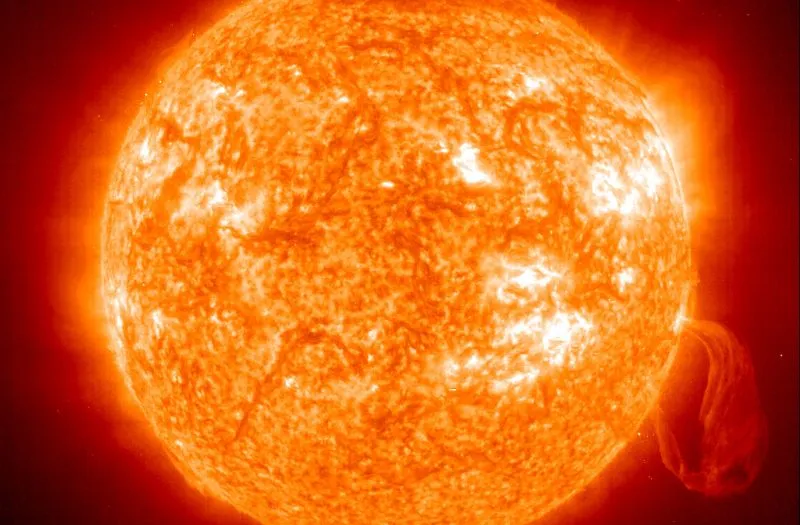 Chińskie sztuczne słońce powstanie w 2020 roku. Co o nim wiemy?