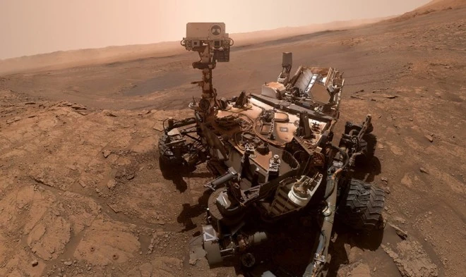 NASA pokazuje, jak inżynierowie sterują łazikiem na Marsie ze swoich domów