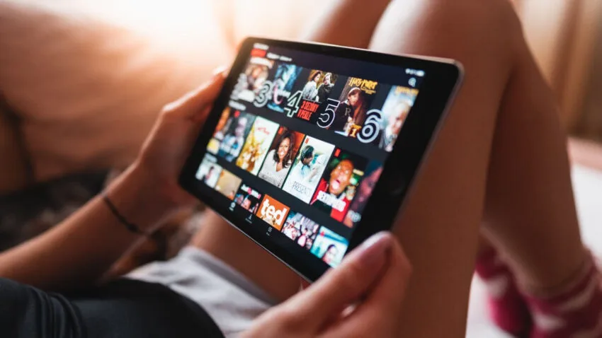 Netflix prezentuje sierpniowe nowości. Kilka perełek, ale niewiele poza tym