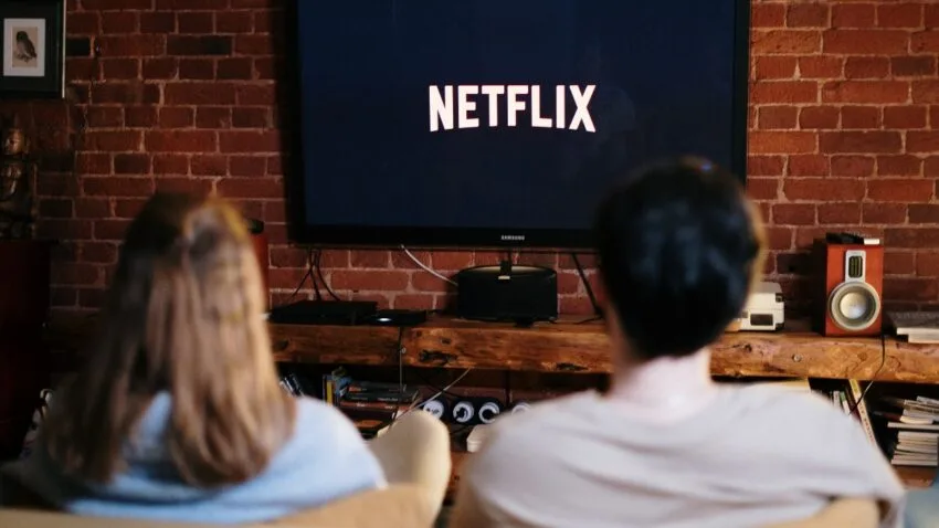 Netflix taniej, ale z reklamami