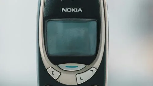 Nokia 3210 powraca. Będzie można wbijać nią gwoździe?