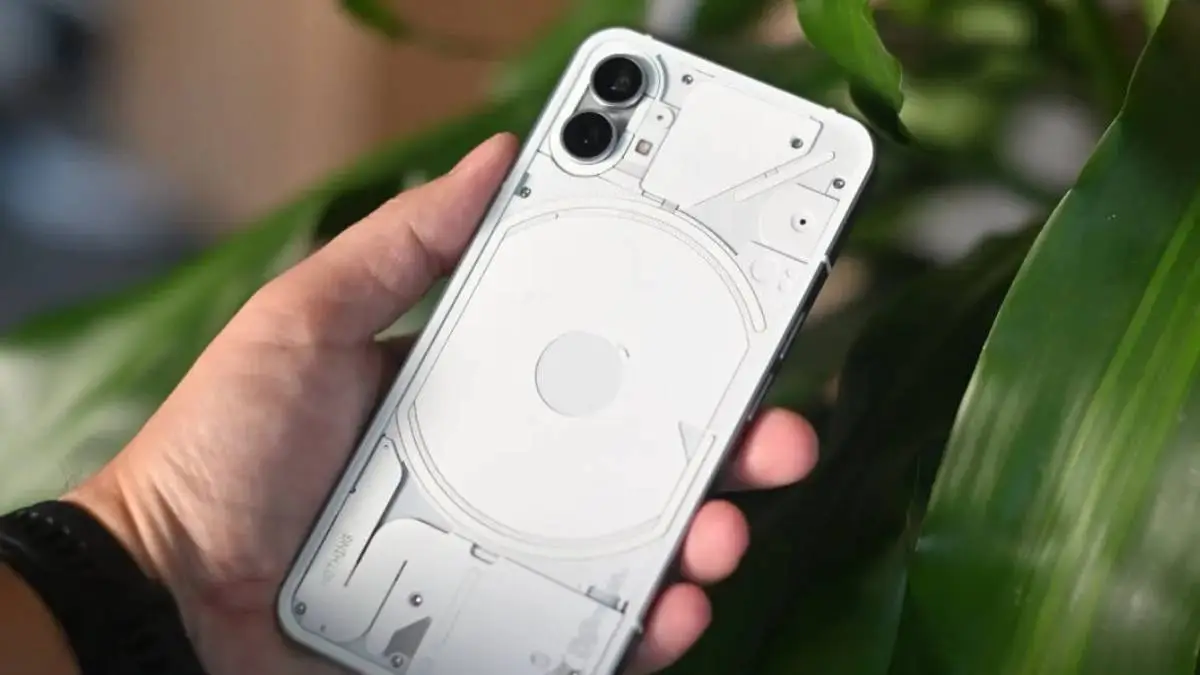 Nothing Phone (1) ze wsparciem dla Androida 15. Update już jest