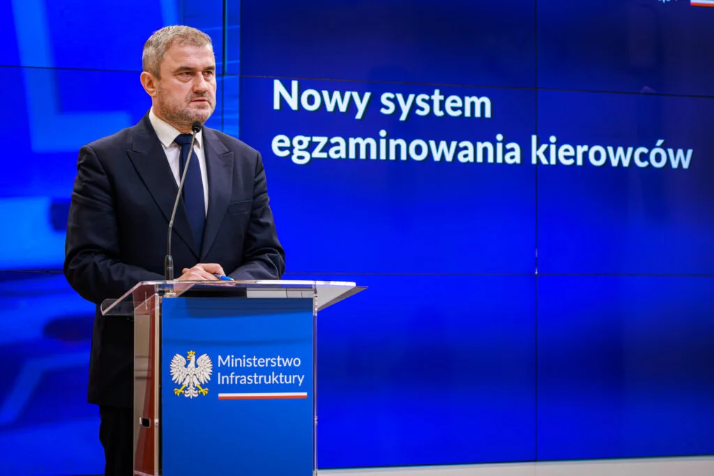 Pożegnajcie plac manewrowy. Oto szczegóły zmian w zdawaniu prawa jazdy