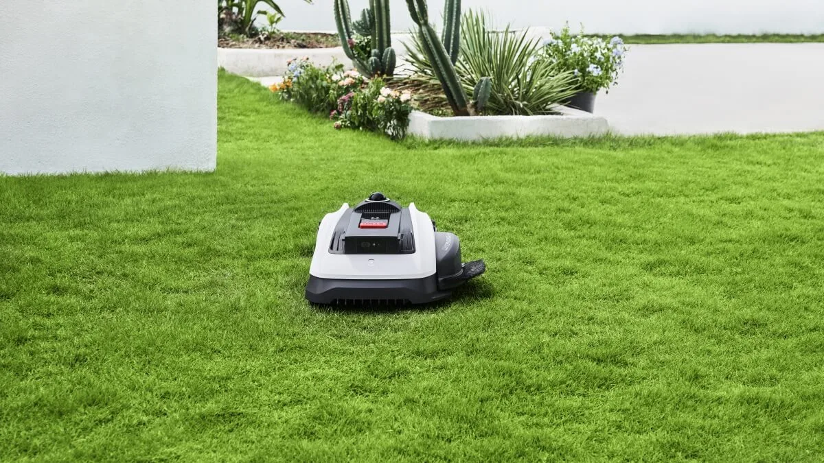 Nowe roboty od ECOVACS. Skoszą trawnik i umyją okna