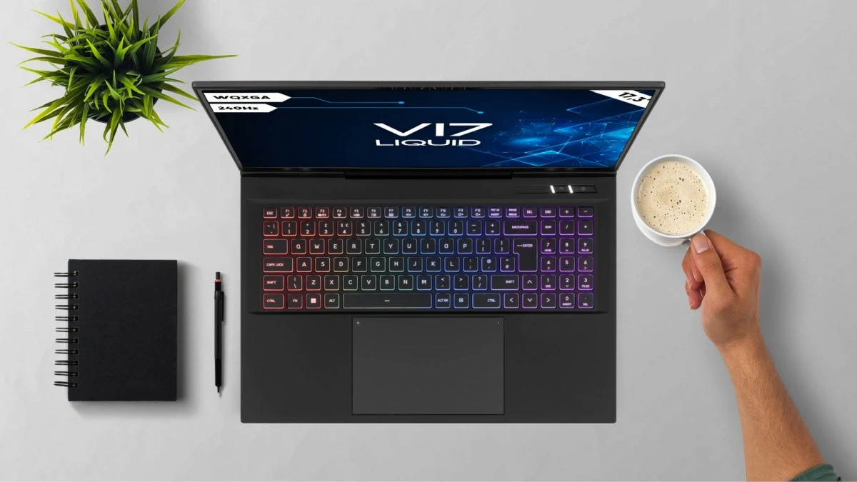 Nowe laptopy Hyperbook. Umieścisz na nich swoje logo i grawer